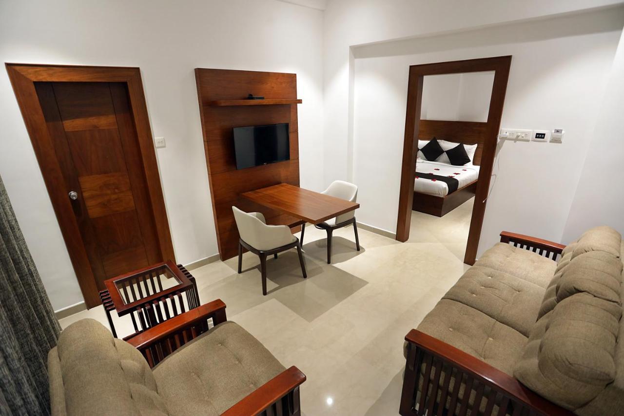 Iswarya Residency Hotell Kottayam Eksteriør bilde