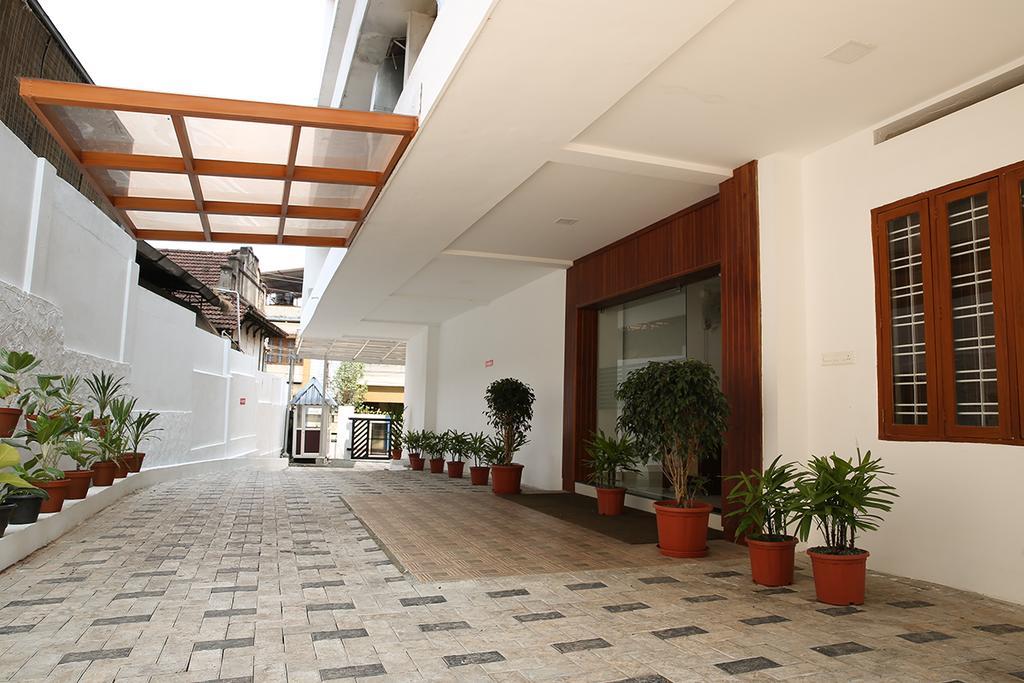 Iswarya Residency Hotell Kottayam Eksteriør bilde